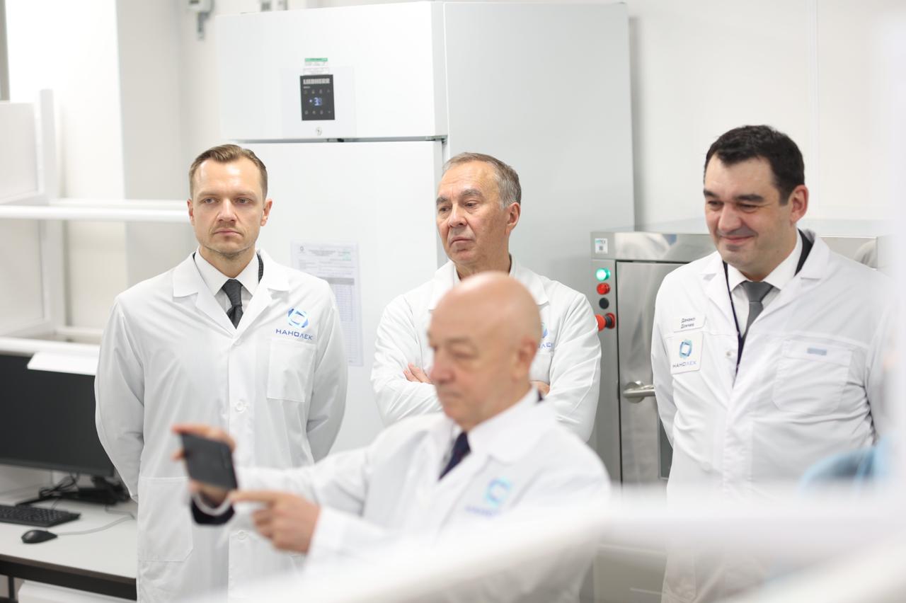 В Кировской области стартовало производство вакцины «КовиВак». До конца года здесь произведут 250 тыс. доз